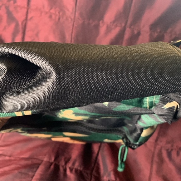 Herschel Supply Co. Youth Heritage Backpack, Space Adventure, size 15 L NWT - Picture 8 of 11